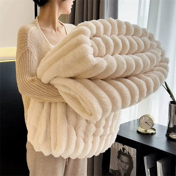 Chunky Hand-Knit Blanket - Ultra Soft Plush Throw with Unique Braided Design for Bed & Couch