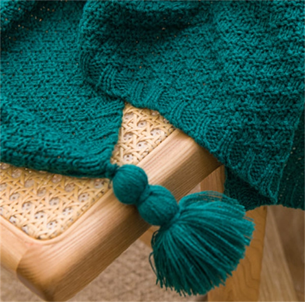 Handwoven Throw Blanket with Tassels - Soft Couch & Bed Runner for Office & Home