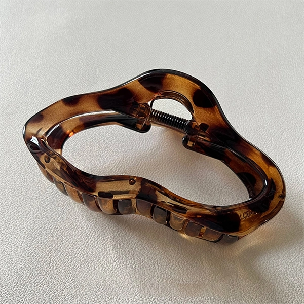 Large Claw Clip for Women – Matte Shark Hair Clip for Thick Hair
