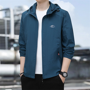 Men’s Lightweight UV Protection Jacket – Breathable Summer Windbreaker for Hiking, Fishing & Outdoor Sports