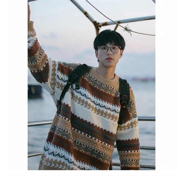 Men’s Thick Knit Holiday Sweater – Vintage Japanese Casual Winter Style