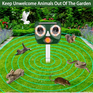 Ultrasonic Animal Repeller Outdoor, Solar Powered Squirrels Repeller Waterproof Deer Repeller for Dog, Cat, Squirrels, Bird, Rabbit, Deer, Raccoon Farm Yard Garden