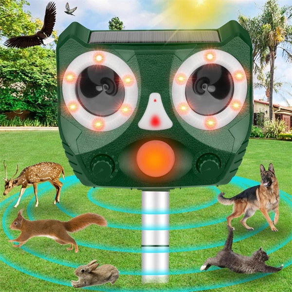 Ultrasonic Animal Repeller Outdoor, Solar Powered Squirrels Repeller Waterproof Deer Repeller for Dog, Cat, Squirrels, Bird, Rabbit, Deer, Raccoon Farm Yard Garden