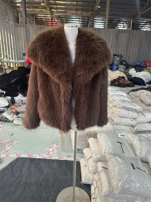 Women's Cropped Faux Fur Jacket