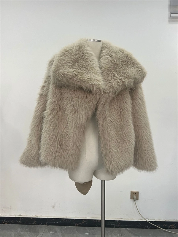 Women's Cropped Faux Fur Jacket
