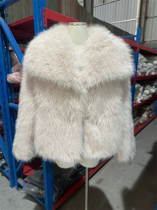 Women's Cropped Faux Fur Jacket