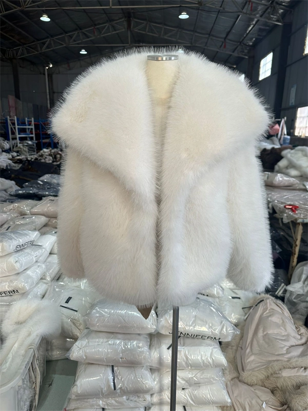 Women's Cropped Faux Fur Jacket