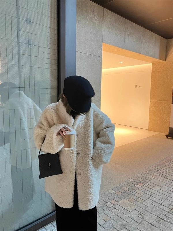 Women’s Mid-Length Faux Shearling Coat – Loose Fit Eco-Friendly Lamb Wool Jacket with Fur Collar