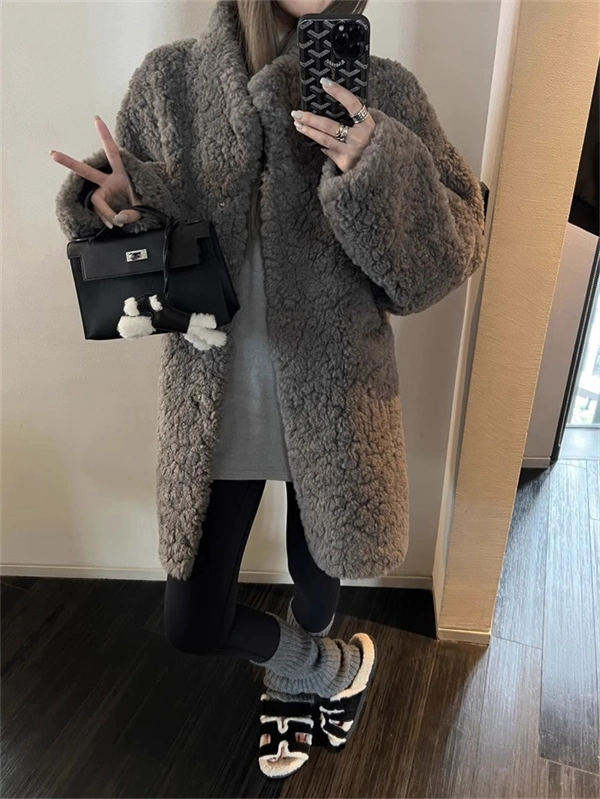 Women’s Mid-Length Faux Shearling Coat – Loose Fit Eco-Friendly Lamb Wool Jacket with Fur Collar