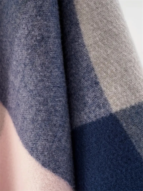 Women's Oversized Plaid Poncho Shawl - Fringed Wrap Cardigan for Fall Winter