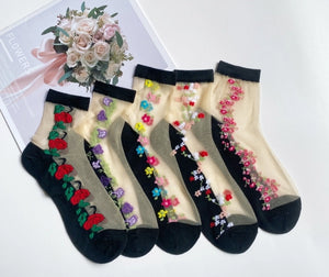 ROYALUCK 5 Pairs Women's Fashion Embroidered Flower Spring and Summer Thin Socks