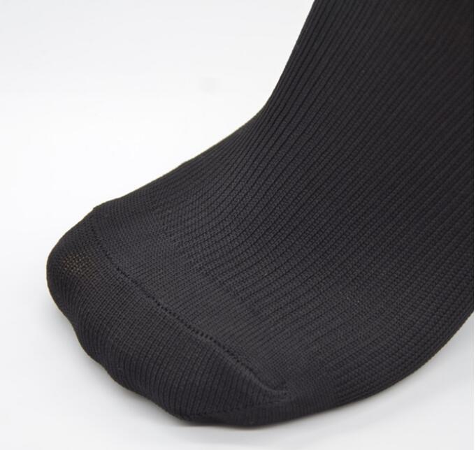Pure color compression socks- simple but energy.